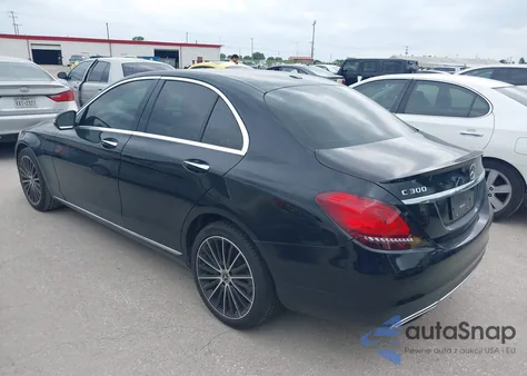 2019 Mercedes-Benz C 300 z USA, uszkodzony, nr VIN 55SWF8DB0KU307061